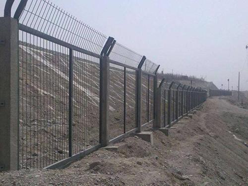 鐵路護欄網(wǎng)圖片3
