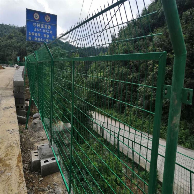 上海高速公路兩側(cè)護(hù)欄網(wǎng)圖片3