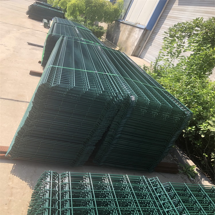 監(jiān)獄浸塑鋼網(wǎng)墻圖片4