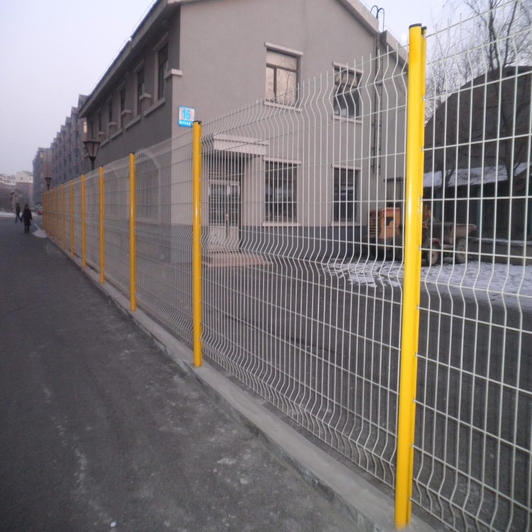 焊接網(wǎng)片護(hù)欄網(wǎng)