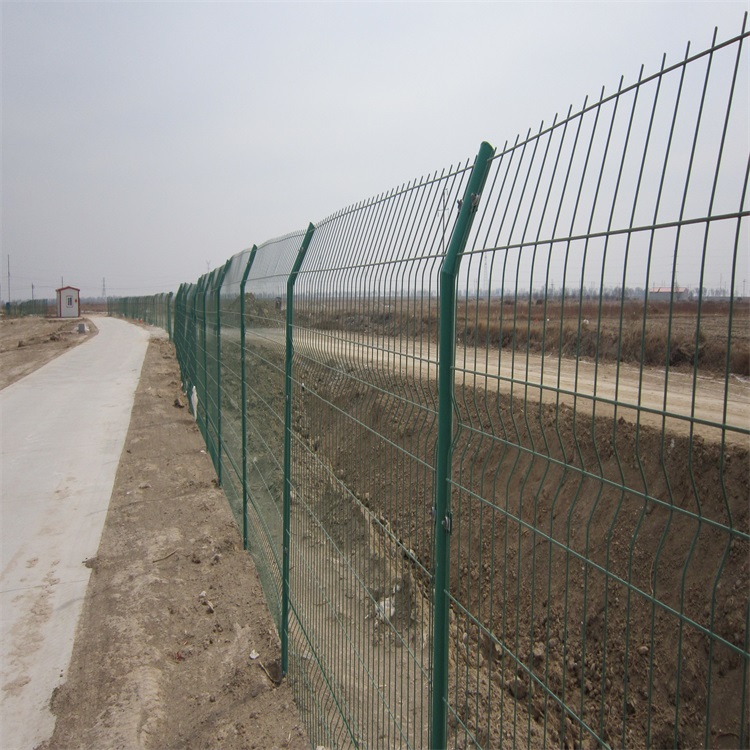 圈地鋼板網護欄