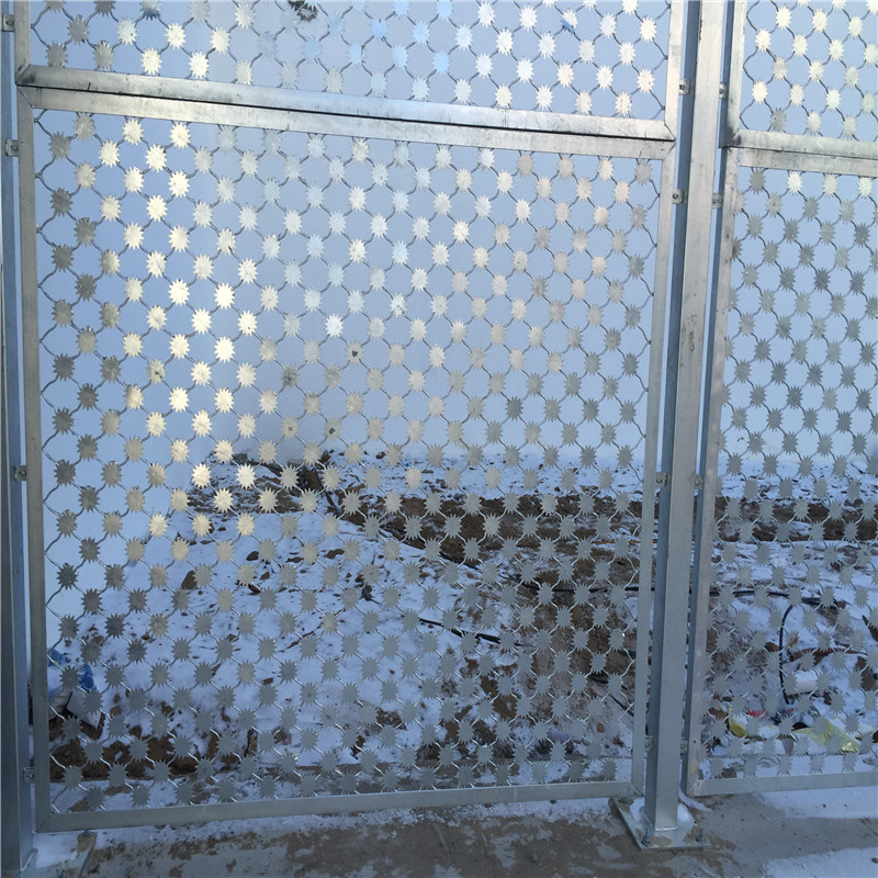 上海鋼板沖壓隔離網圖片1