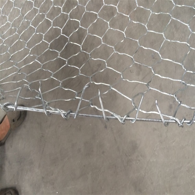 上海菱形防護(hù)鐵絲網(wǎng)圖片2