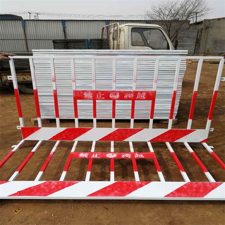 臨時(shí)安全防護(hù)欄圖片4