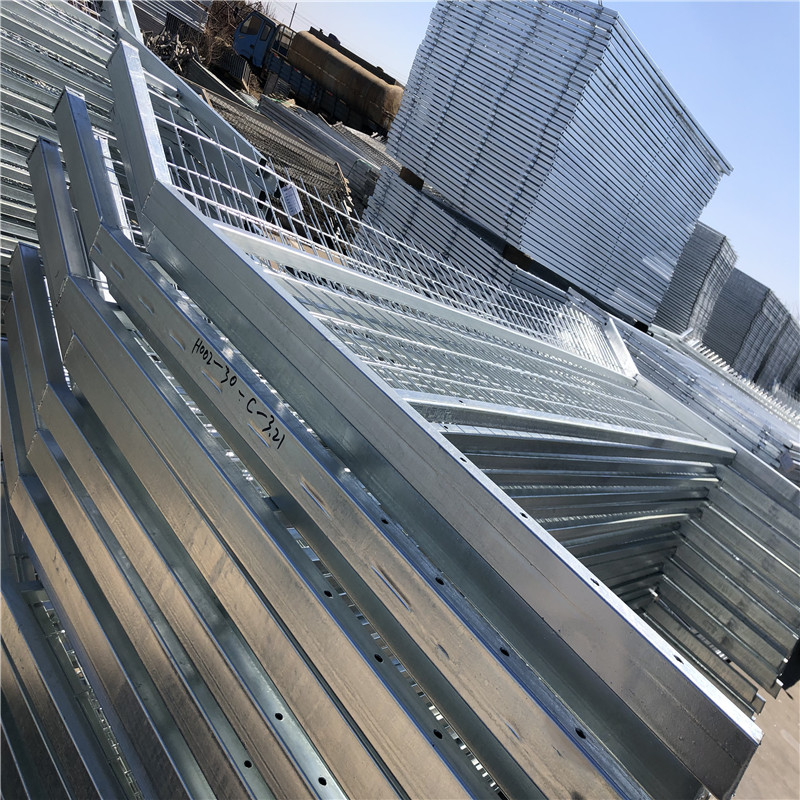 上海異性護(hù)欄網(wǎng)圖片3