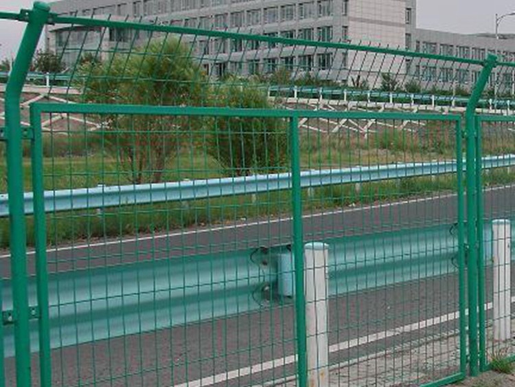 高速公路護欄網圖片3