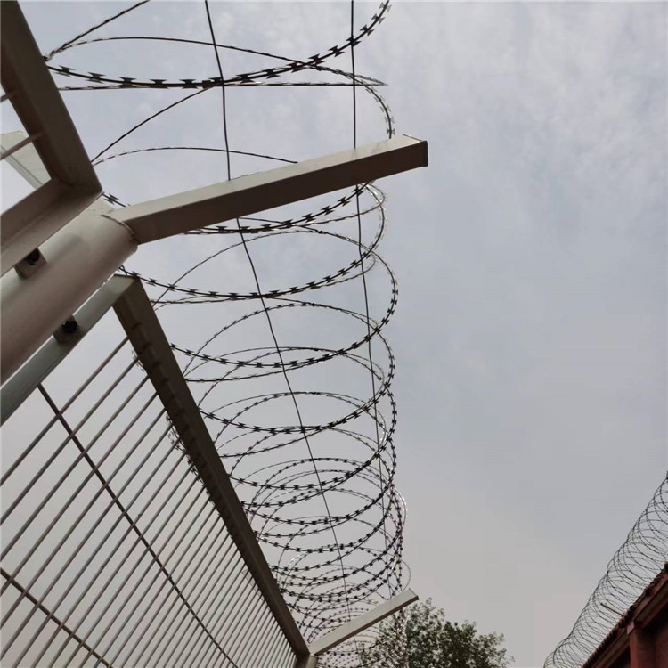 監(jiān)獄刀刺隔離網(wǎng)圖片2