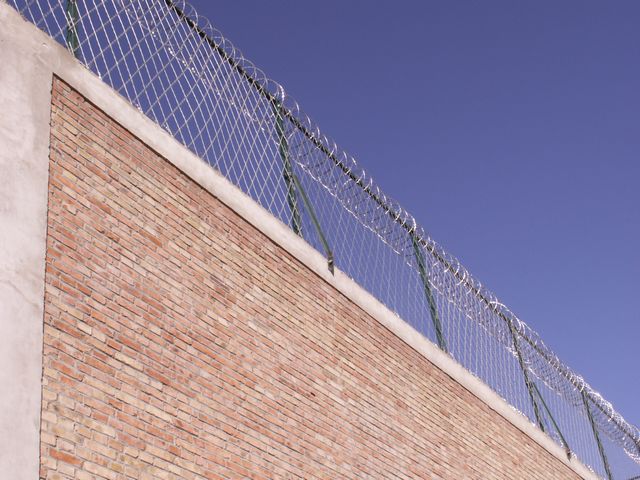 上海監獄圍墻熱鍍鋅刀刺網圖片2