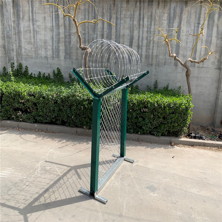 鋁包鋼機場圍界隔離網圖片2