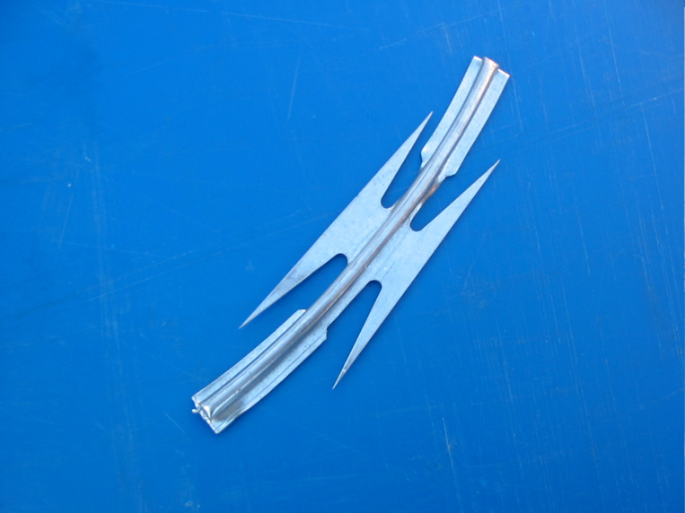 鐵路熱鍍鋅刺絲滾籠圖片4