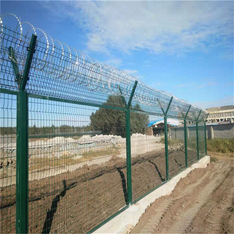 上海帶刺絲滾籠機場圍界護欄網圖片3