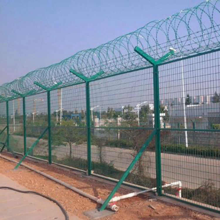 機場鐵絲網(wǎng)圍界圖片2