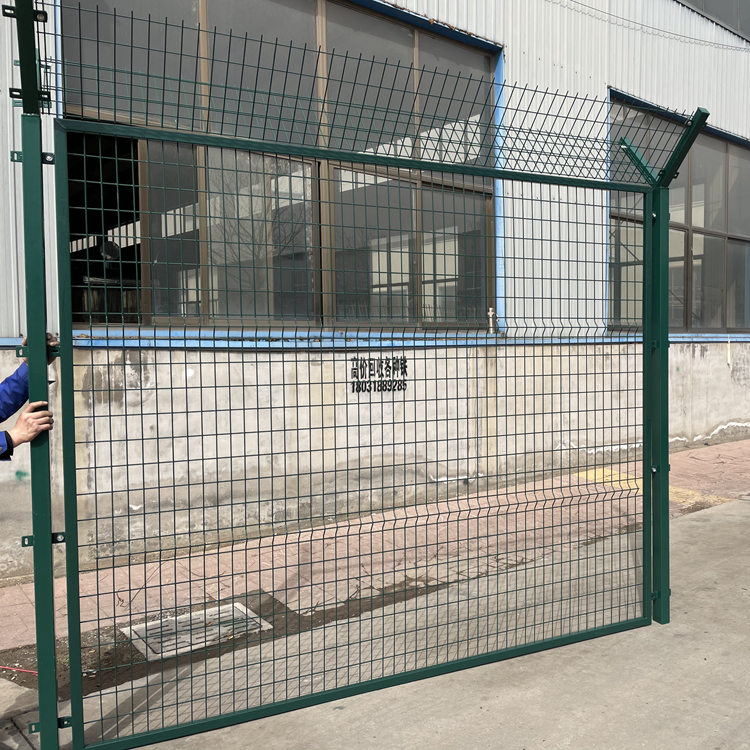 機場鐵絲網(wǎng)圍界圖片3