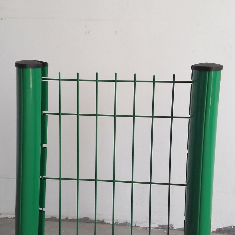 上海桃型柱三角折彎護欄網圖片4